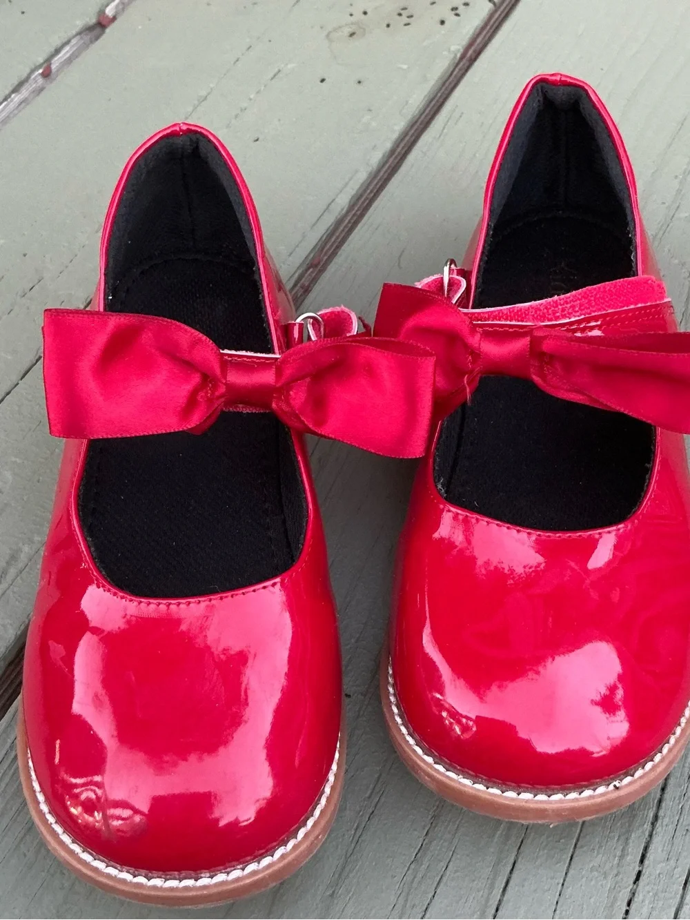 Girls Red Patent Bow Mary Jane Kids Shoes Size 1.5-2 Wide